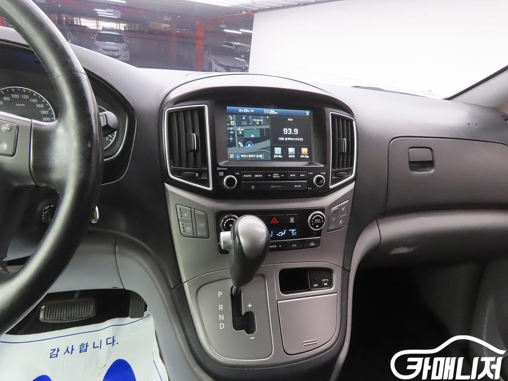 Hyundai Starex The New Grand Starex 2WD Urban 9-Seater thumbnail 10