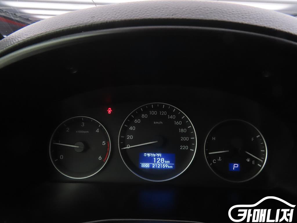 Hyundai Starex The New Grand Starex 2WD Urban 9-Seater thumbnail 9