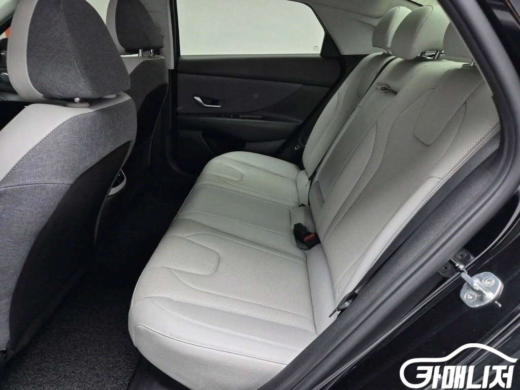 Hyundai Avante Avante Hybrid Inspiration thumbnail 8