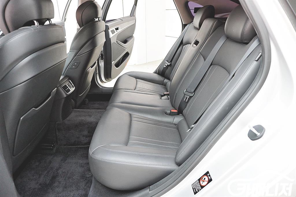 Hyundai Genesis GenesisDH G330 Premium AWD thumbnail 6