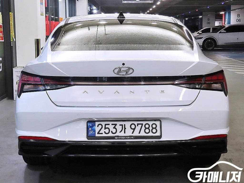 Hyundai Avante 1.6 Inspiration thumbnail 5