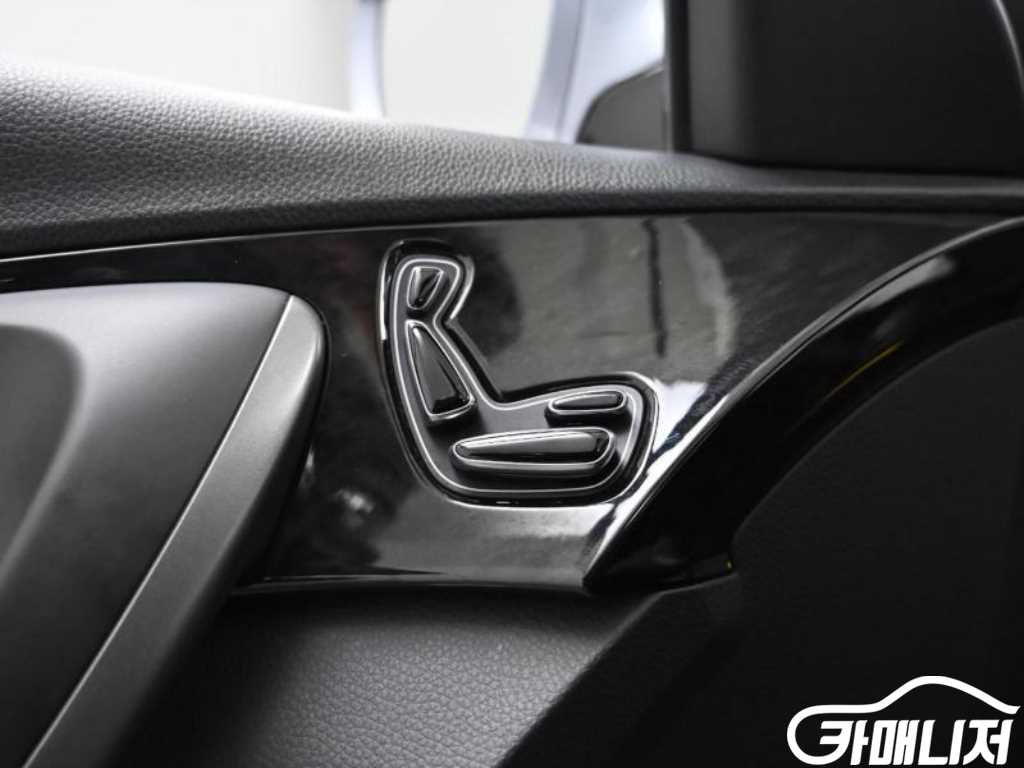 Hyundai Grandeur Grandeur HG Hybrid PREMIUM thumbnail 18