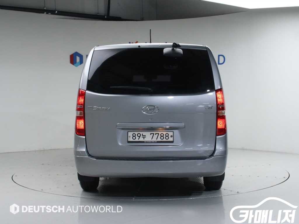 Hyundai Starex Grand Starex Van 5-Seater thumbnail 4