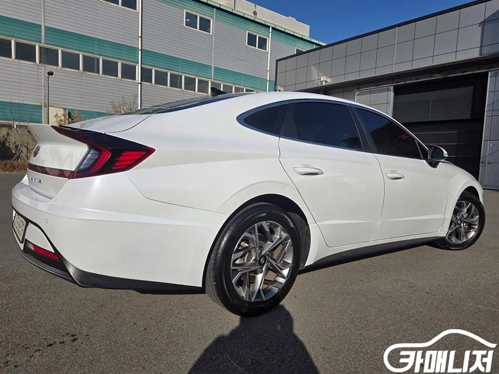 Hyundai Sonata 2.0 Premium thumbnail 18