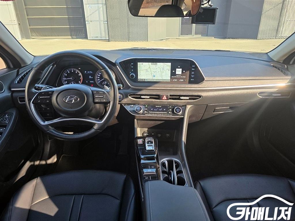 Hyundai Sonata 2.0 Premium thumbnail 5