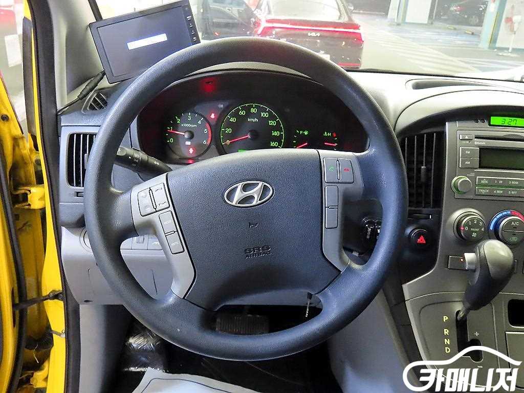 Hyundai Starex Grand Starex 12-Seater Wagon thumbnail 9