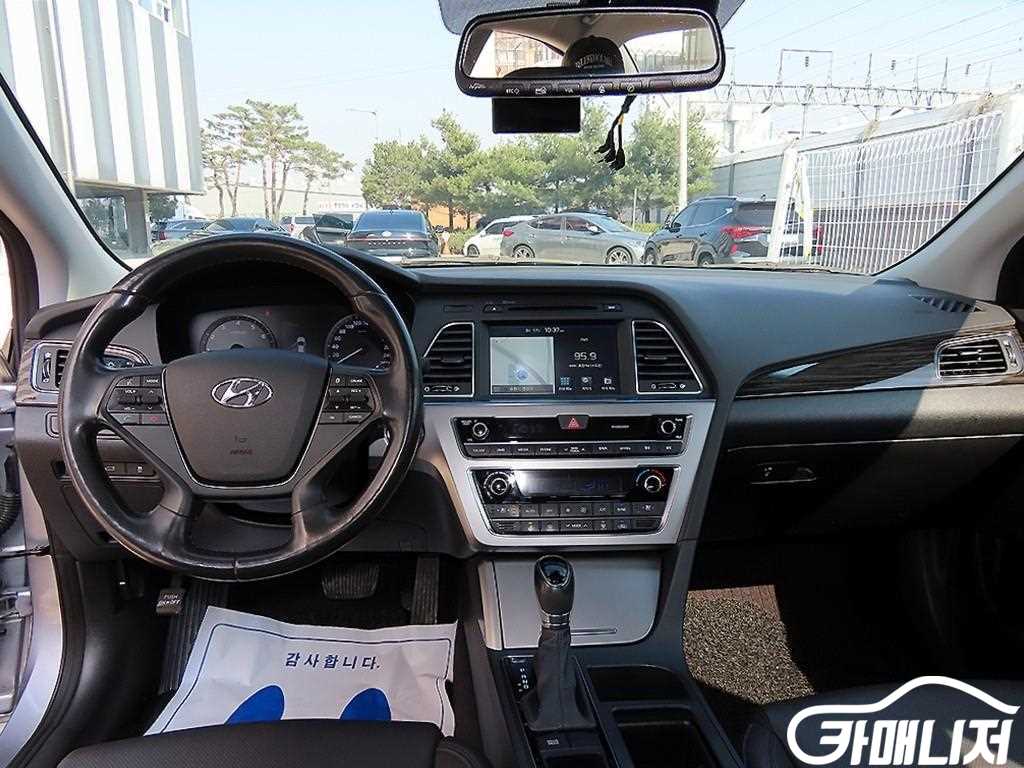 Hyundai Sonata 2.0 Smart thumbnail 7