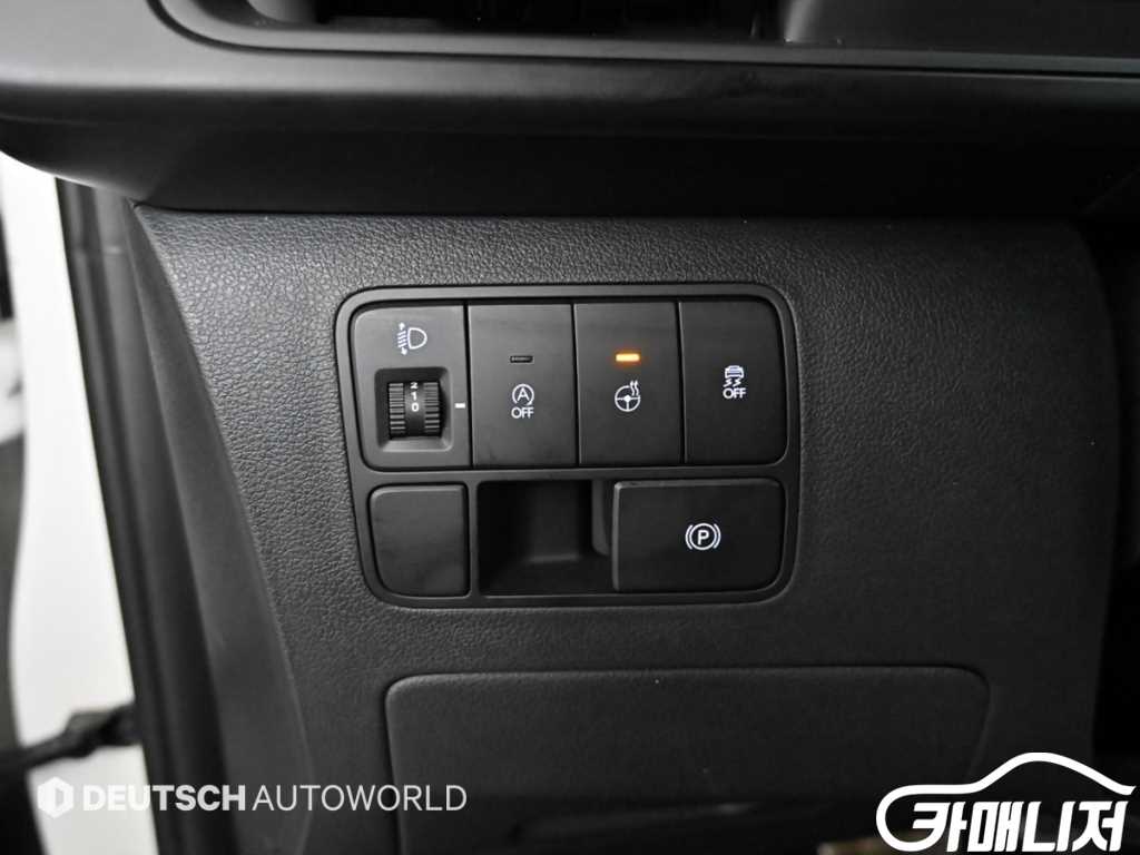 Hyundai Staria 2WD Diesel Cargo Modern thumbnail 16