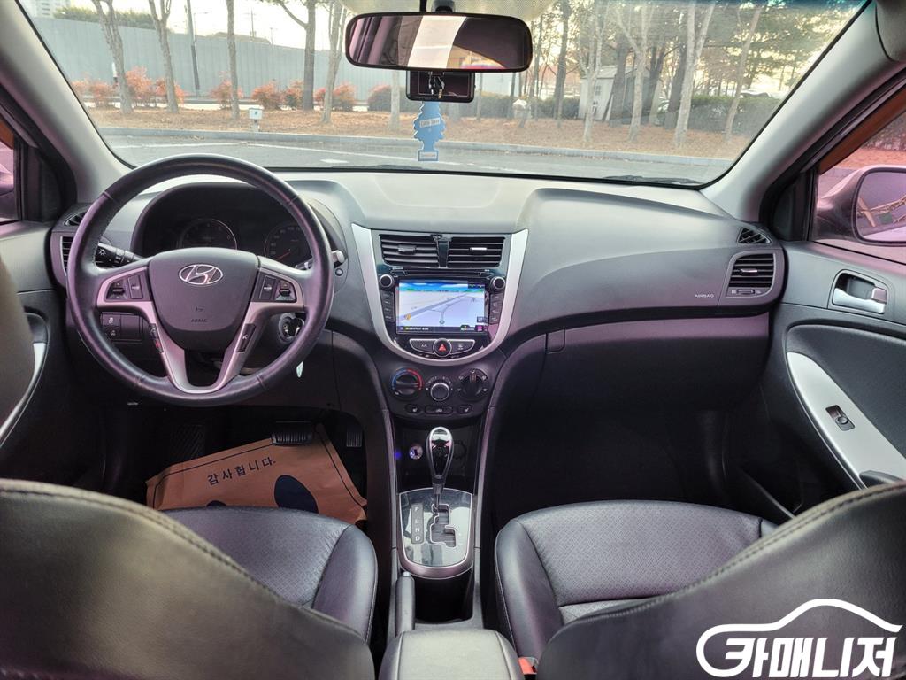 Hyundai Accent AccentFacelift 1.4VVT Modern thumbnail 9