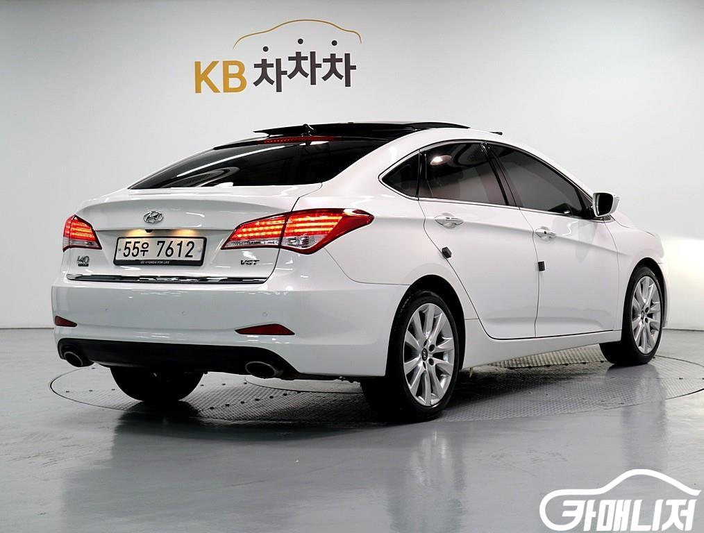 Hyundai i40 i40Saloon 1.7 VGT PREMIUM thumbnail 2