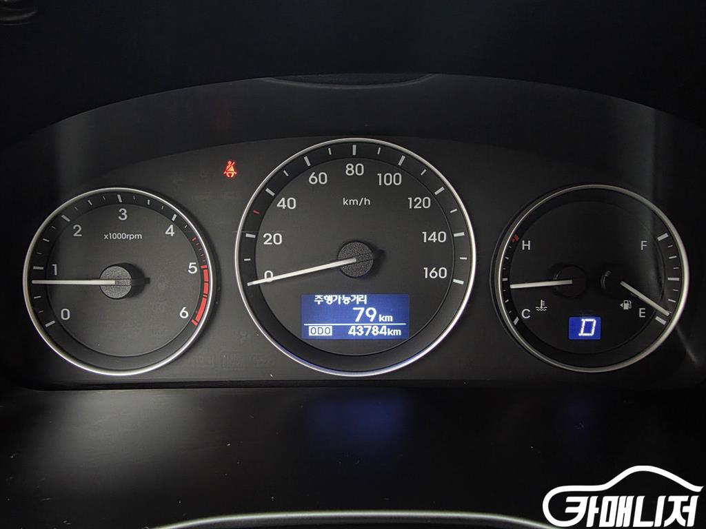 Hyundai Starex The New Grand Starex 2WD Wagon 12-Seater thumbnail 7