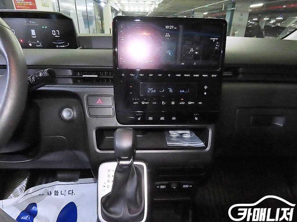 Hyundai Staria 2WD Diesel Cargo Modern thumbnail 11