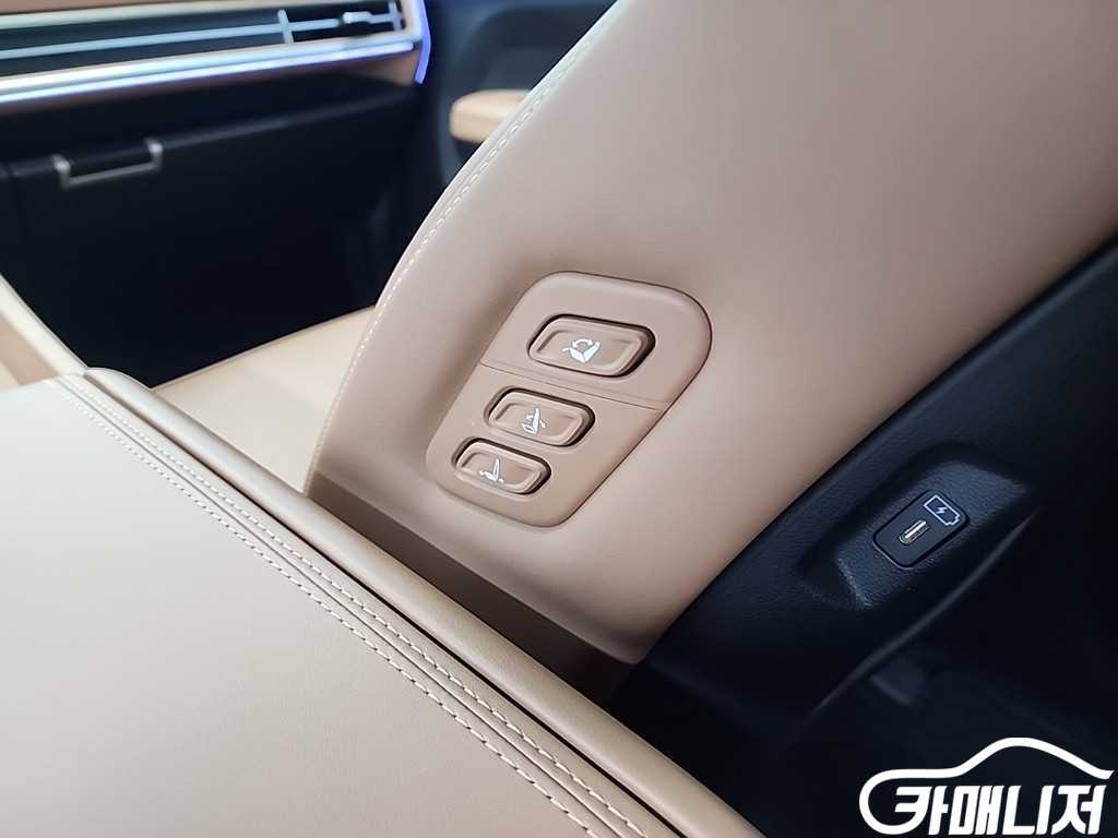 Hyundai Santa Fe Santa Fe Hybrid MX5 1.6T 4WD Calligraphy thumbnail 13