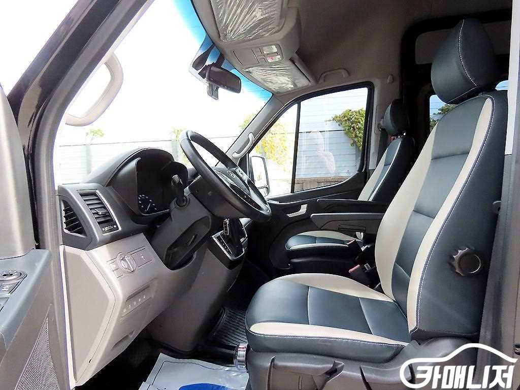 Hyundai Solati Luxury thumbnail 5