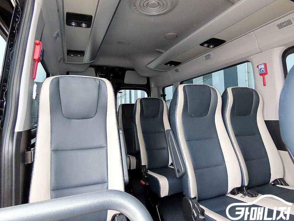 Hyundai Solati Luxury thumbnail 7