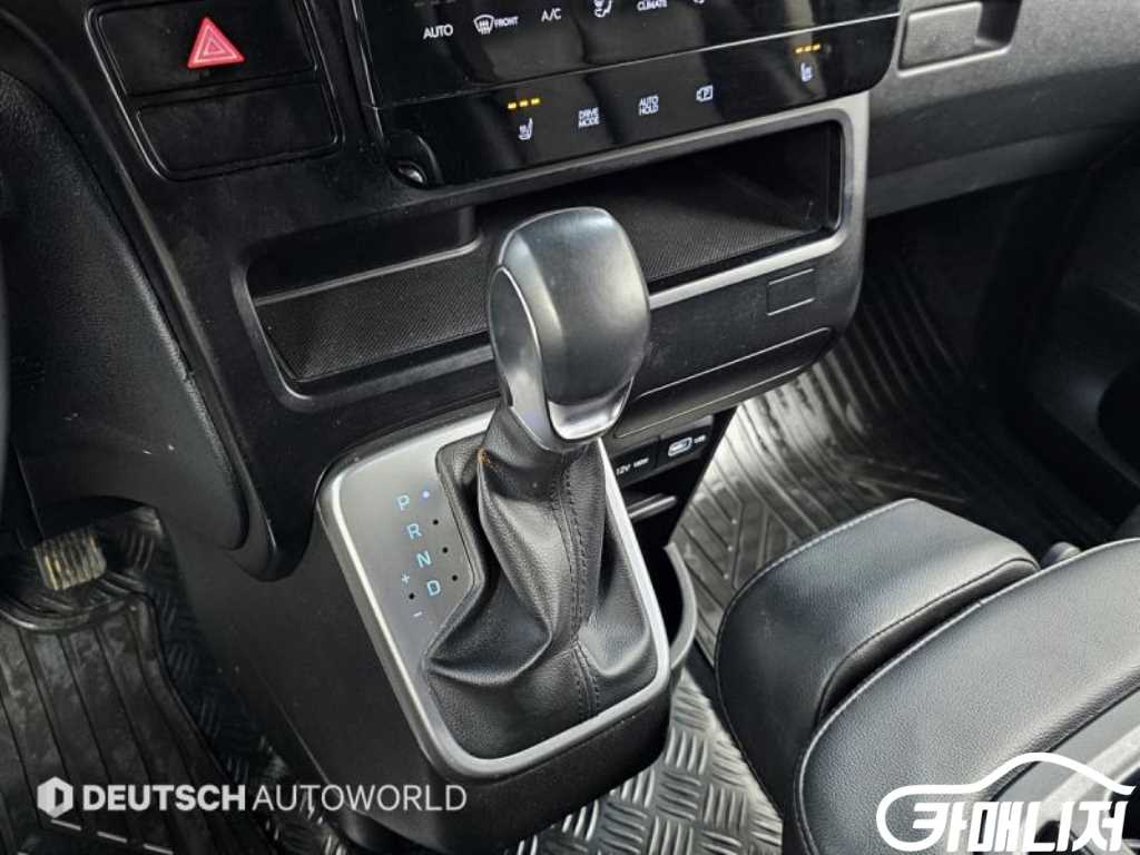 Hyundai Staria 4WD Diesel Tourer Modern thumbnail 14