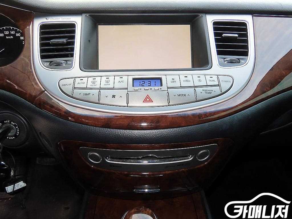 Hyundai Genesis BH330 GRAND thumbnail 13