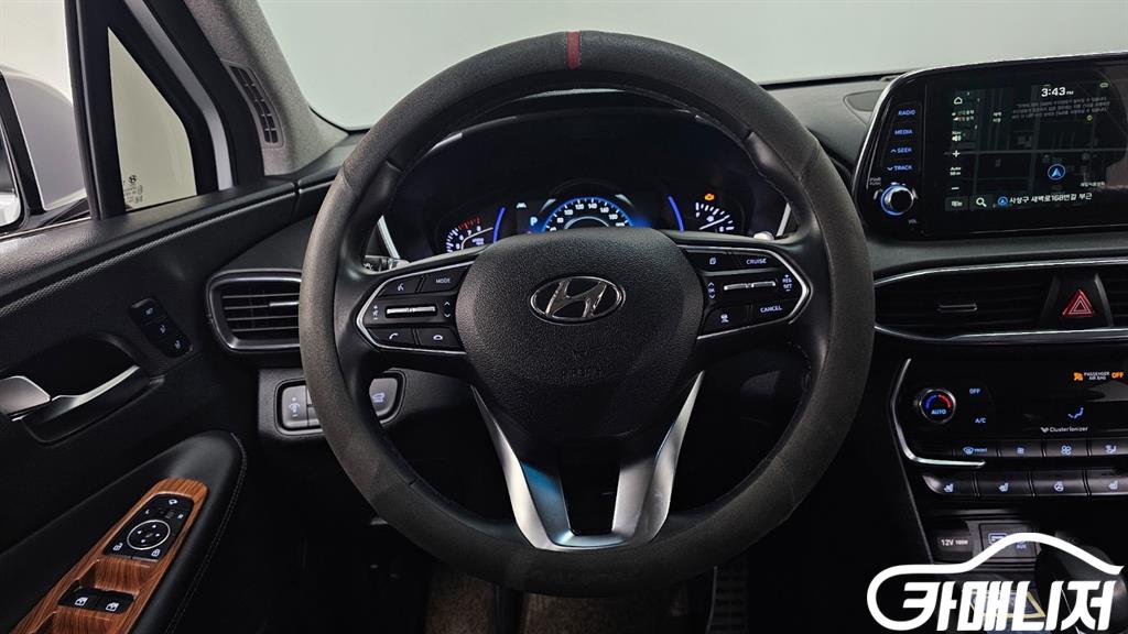 Hyundai Santa Fe Santa Fe TM Gasoline 2.0T 4WD thumbnail 13