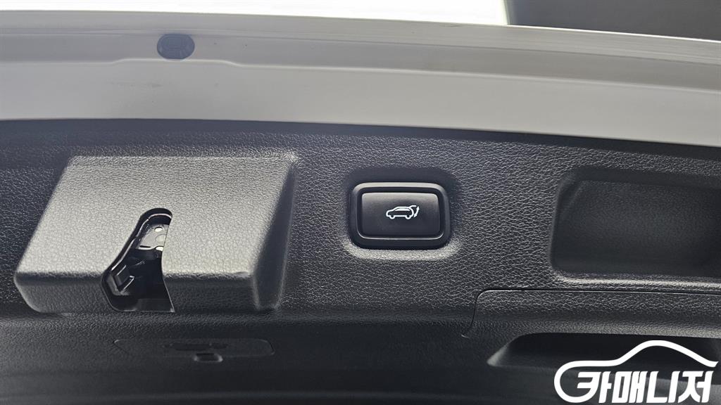 Hyundai Santa Fe Santa Fe TM Gasoline 2.0T 4WD thumbnail 20