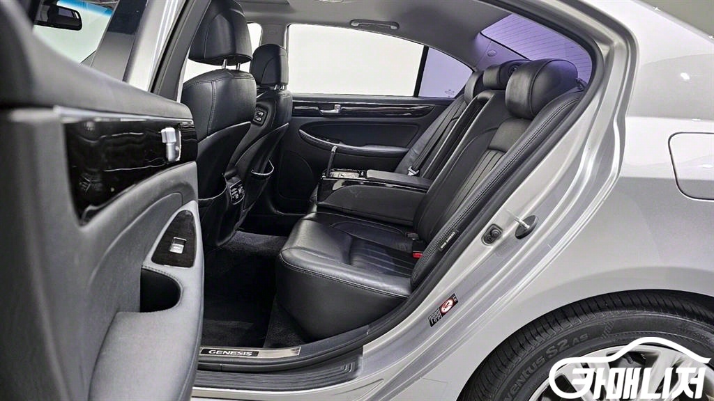 Hyundai Genesis BH330 LUXYRY thumbnail 12