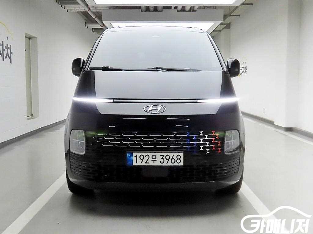 Hyundai Staria 2WD Diesel Tourer Modern