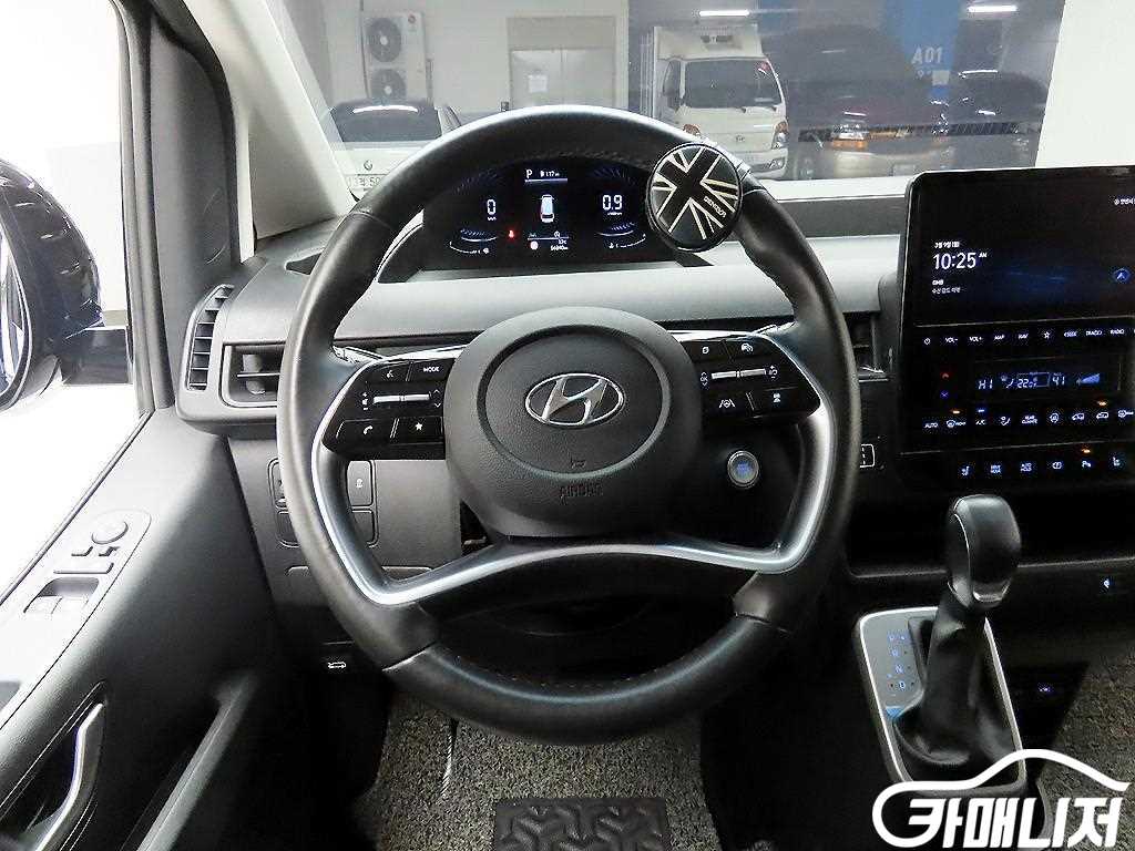 Hyundai Staria 2WD Diesel Tourer Modern thumbnail 7