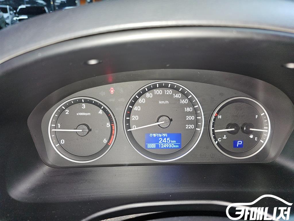 Hyundai Starex The New Grand Starex 2WD Urban 9-Seater thumbnail 9