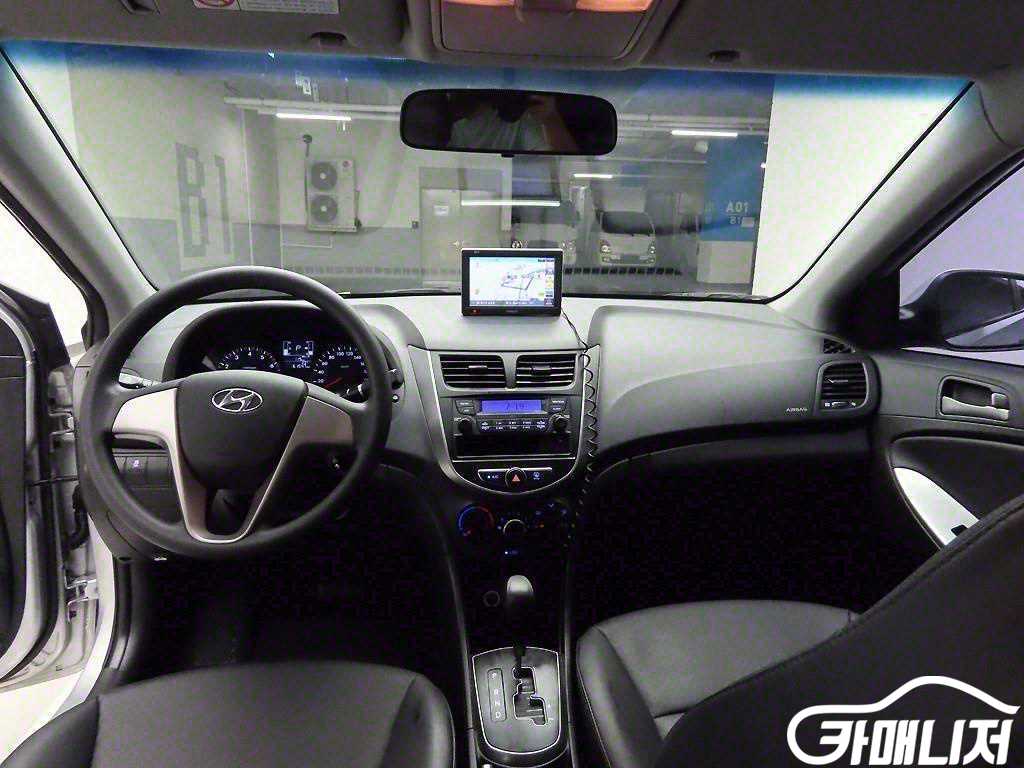 Hyundai Accent AccentFacelift 1.4VVT Smart thumbnail 7
