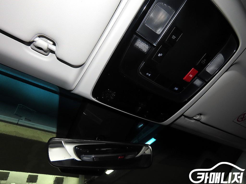 Hyundai Staria 2WD Diesel Tourer Modern thumbnail 17