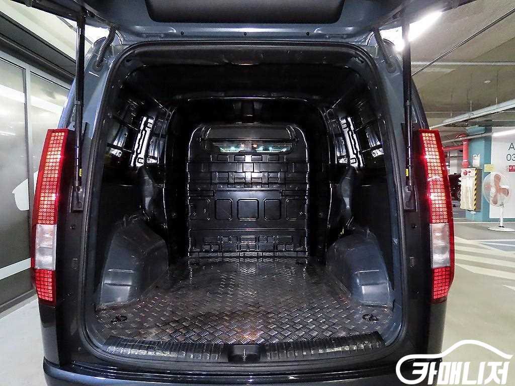 Hyundai Staria 2WD Diesel Cargo Modern thumbnail 17