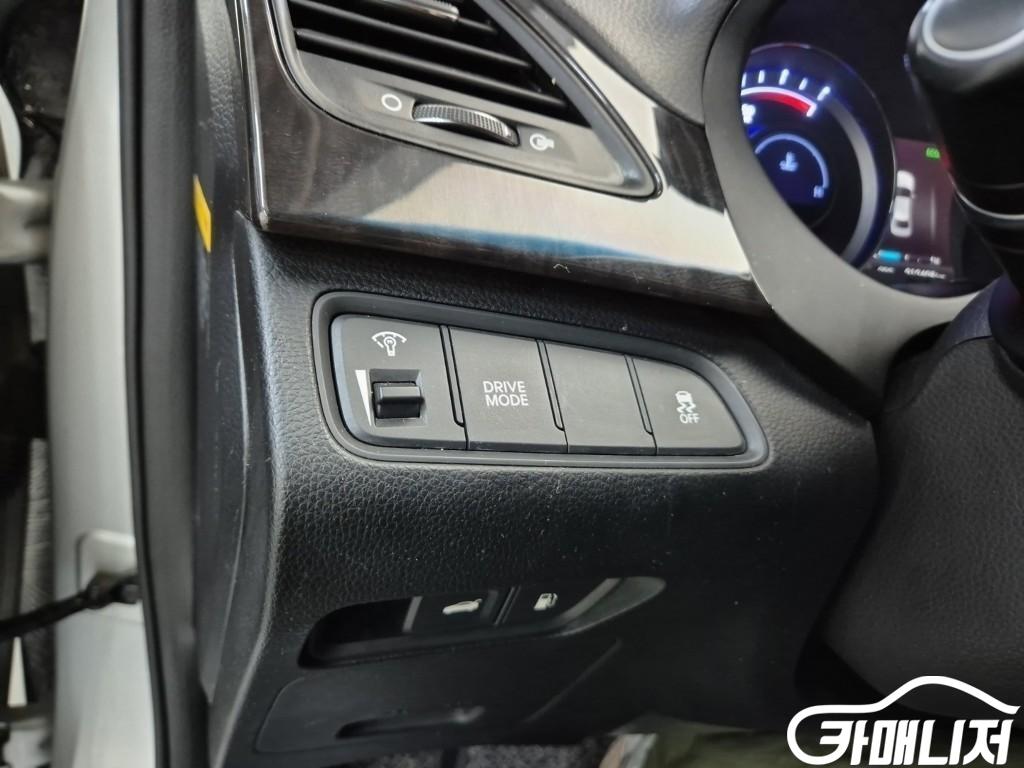 Hyundai Grandeur Grandeur HG Hybrid PREMIUM thumbnail 17