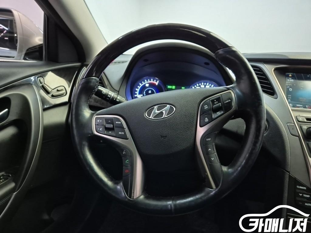 Hyundai Grandeur Grandeur HG Hybrid PREMIUM thumbnail 9