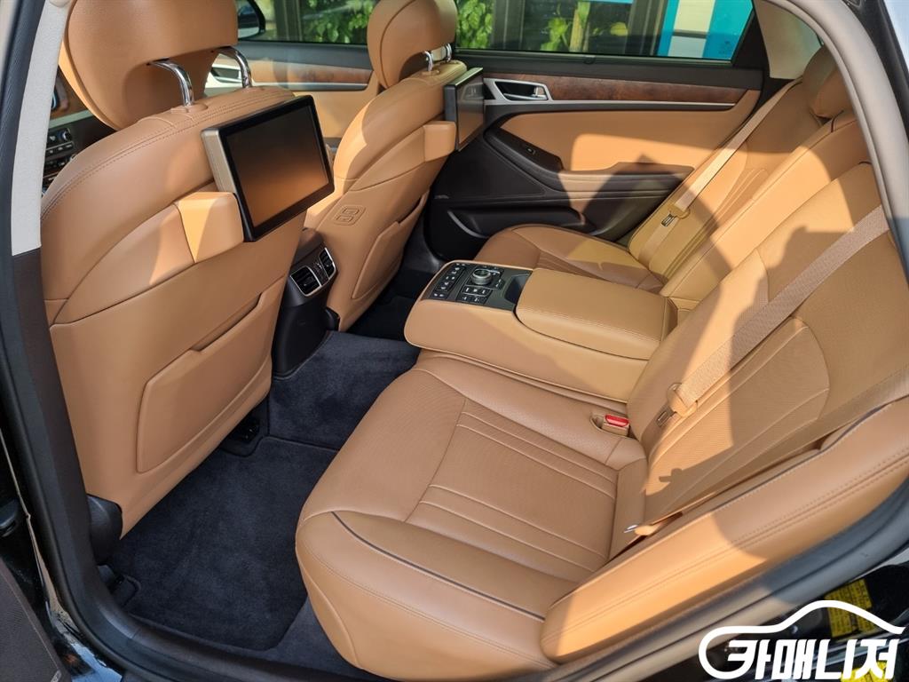 Hyundai Genesis GenesisDH G380 Painiseuteu Edition AWD thumbnail 15