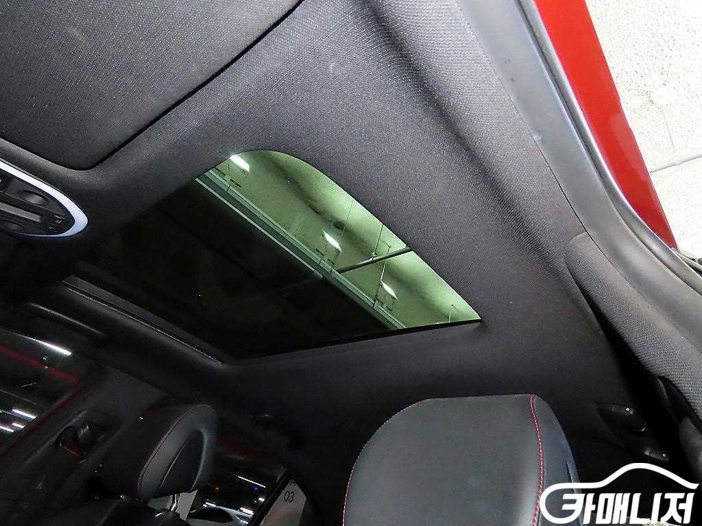 Genesis G70 The New G70 Gasoline 2.0T 4WD thumbnail 15