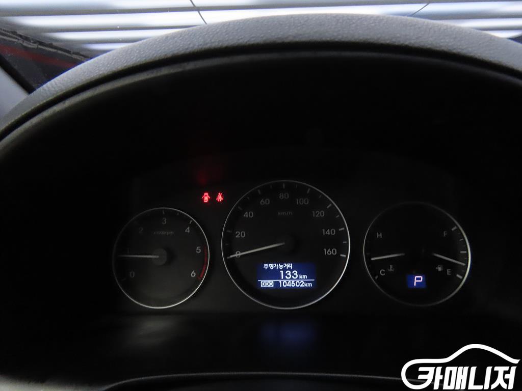 Hyundai Starex Grand Starex 12-Seater Wagon thumbnail 9