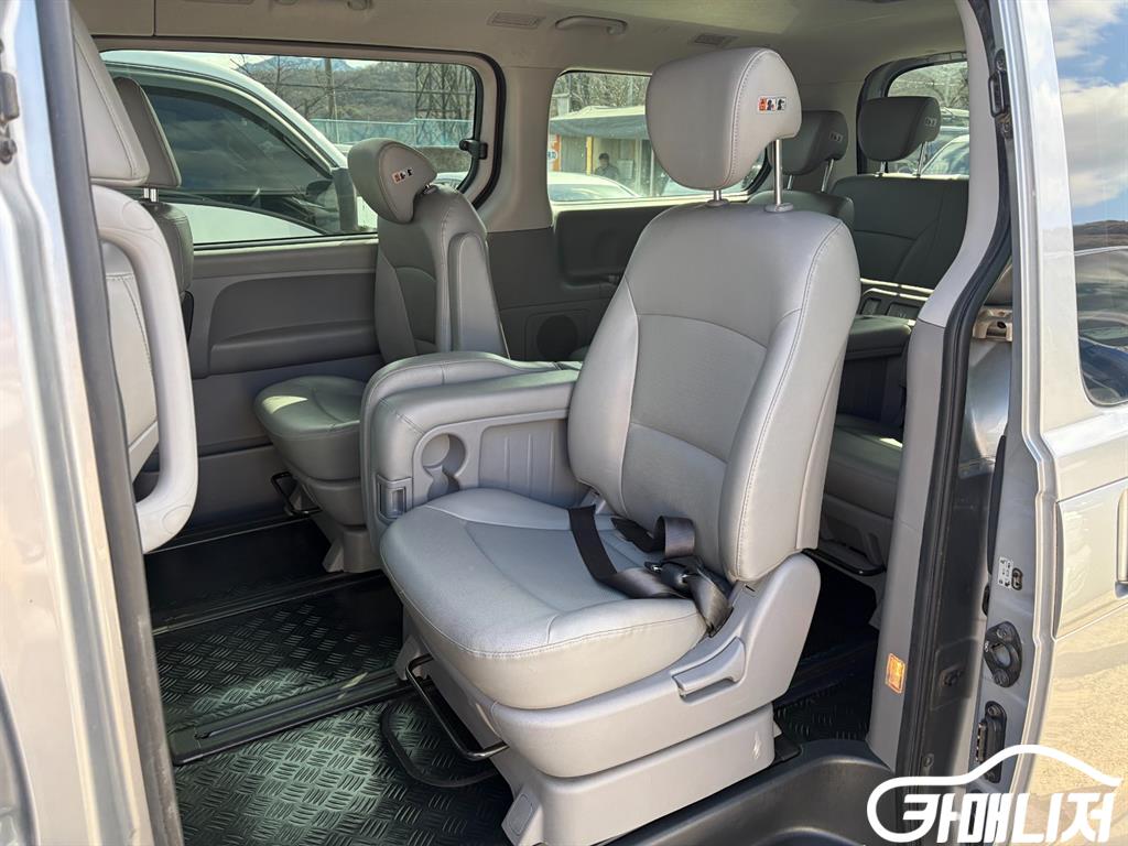 Hyundai Starex The New Grand Starex 2WD Wagon 12-Seater thumbnail 11