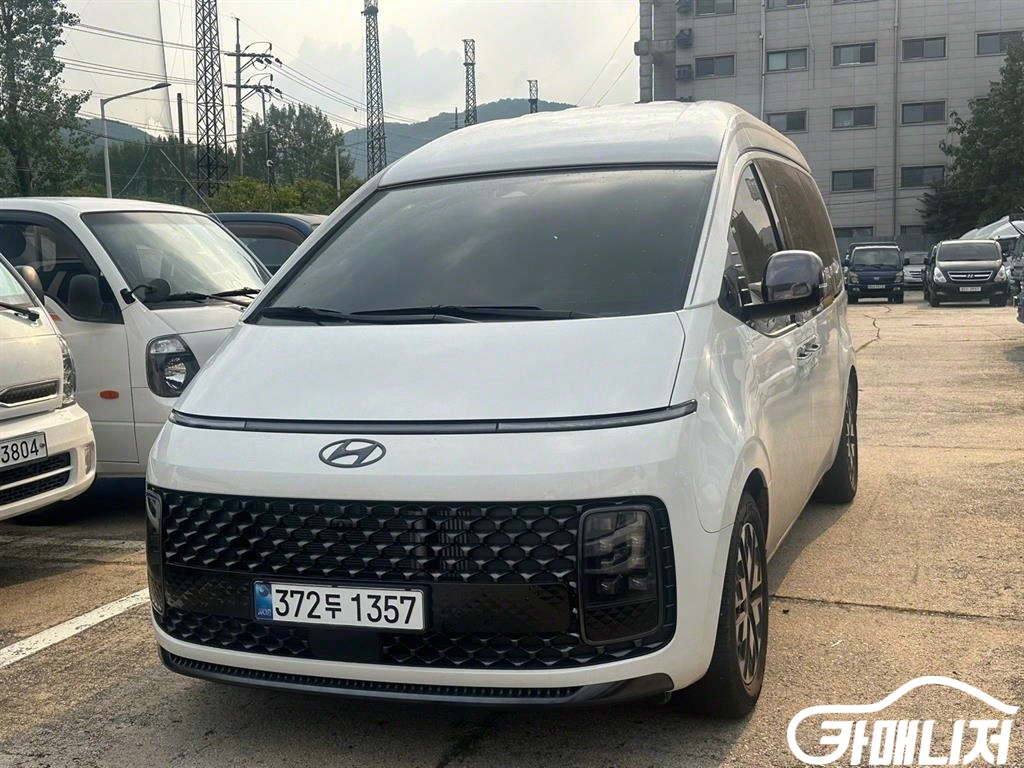 Hyundai Staria 4WD Diesel Lounge Limousine