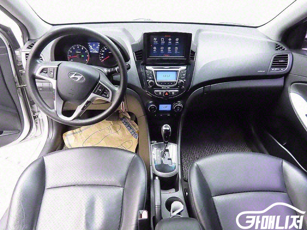 Hyundai Accent AccentFacelift 1.6GDI Premier thumbnail 14