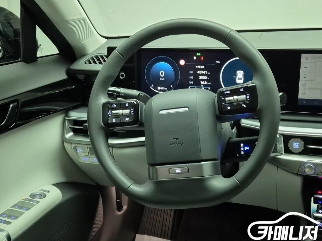 Hyundai Grandeur Grandeur Hybrid Premium thumbnail 9