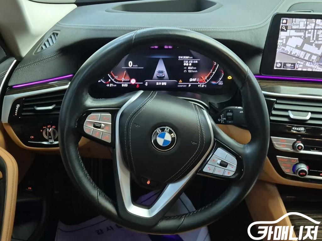 BMW 5 Series 520i thumbnail 9