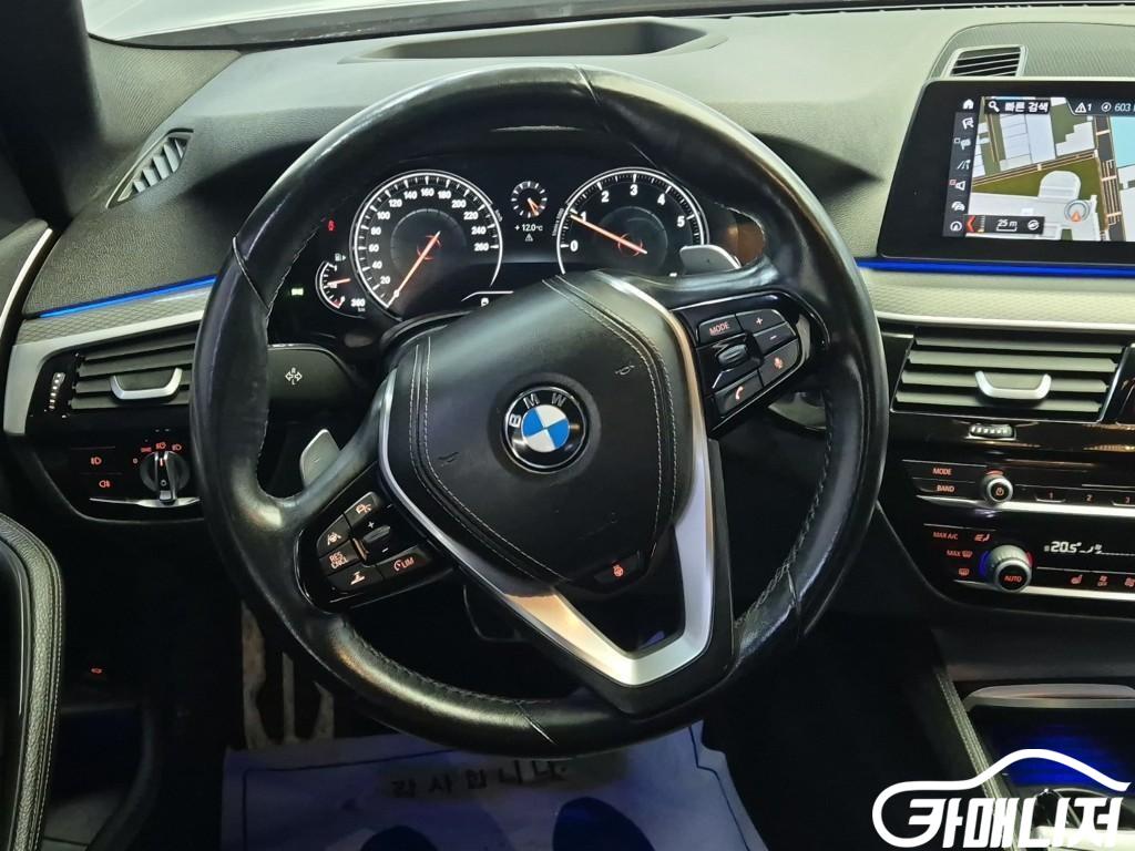 BMW 5 Series 530i thumbnail 9