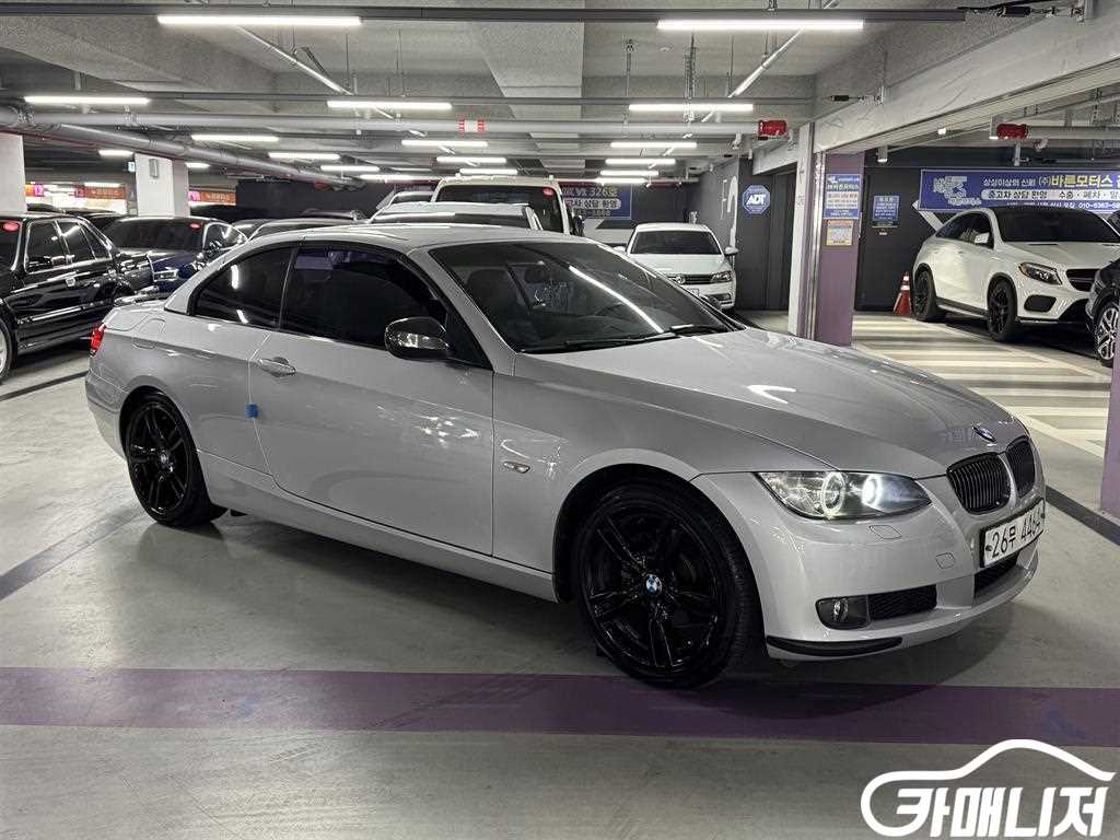 BMW 3 Series 328i Convertible thumbnail 4