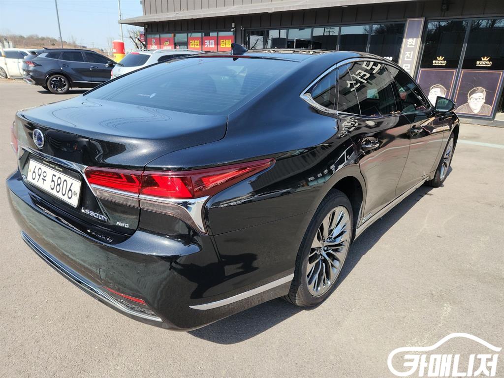 Lexus LS LS500h 3.5 Platinum AWD thumbnail 6