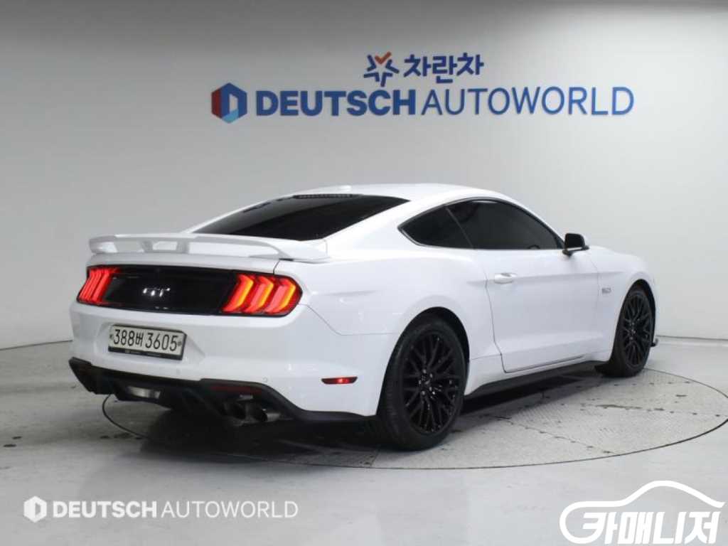Ford Mustang Mustang 6th Gen 5.0 GT Coupe thumbnail 2