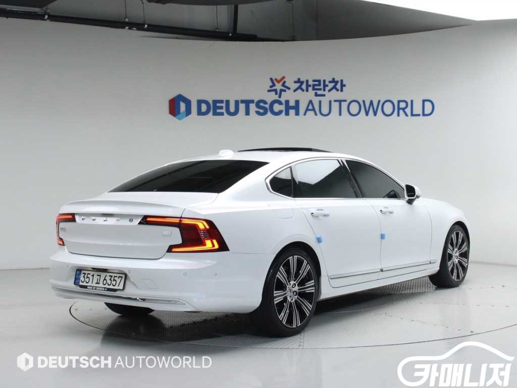 Volvo S90 T8 AWD Inscription thumbnail 2