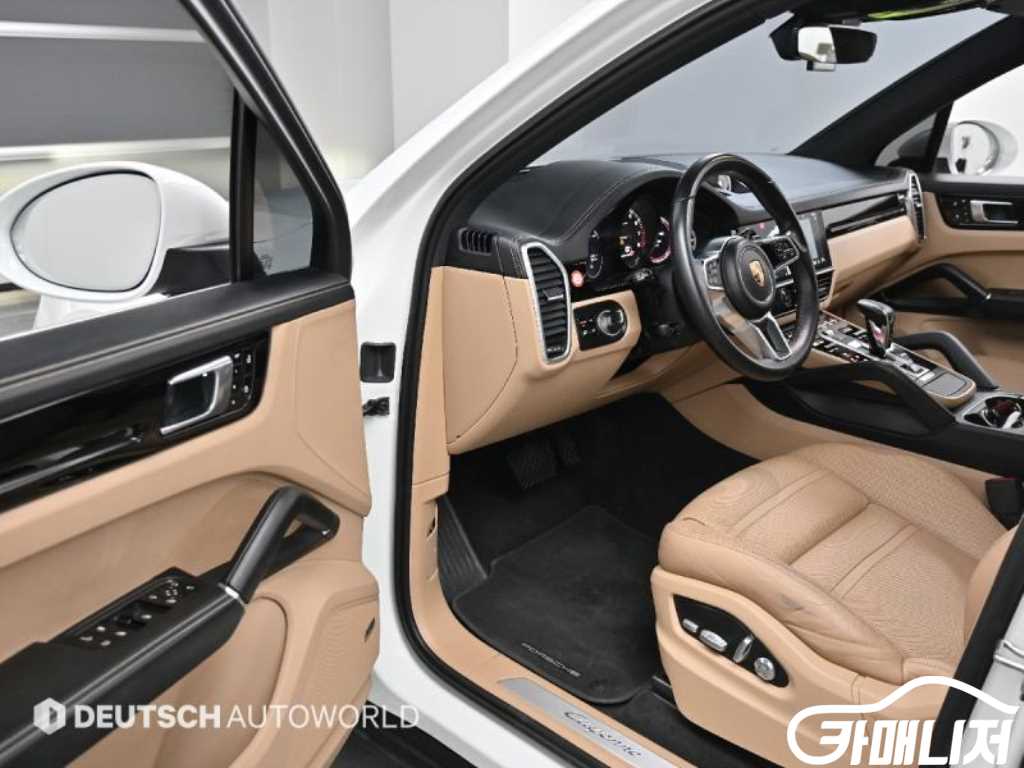 Porsche Cayenne 3.0 E-Hybrid thumbnail 9